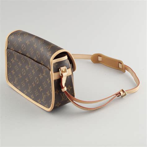 louis vuitton cross body bag with zipper